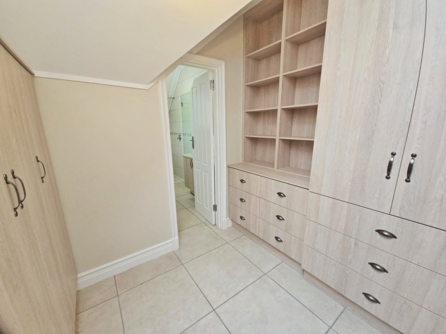 4 Bedroom Property for Sale in Sedgefield Central Western Cape